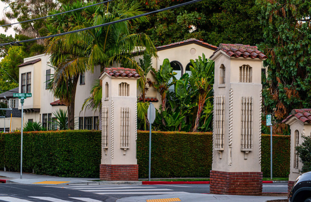 August 26, 2007, San Diego, California, USA The Rock Church finally had its  first service in its grandiose new building Sunday in Point Loma. Parking  was expected to be a problem, but