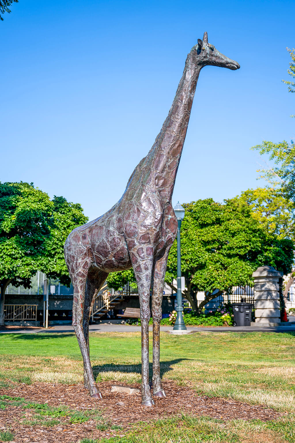 Landmark: Leon the Giraffe